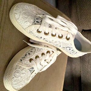 Very cute white just like new shoes